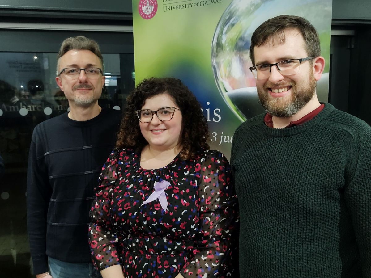 Rosy wins a prize in Threesis Contest